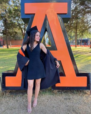 Kariam Castro Instagram - Entre llamados, desvelos, prisas y más prisas a diario, lo logré. 💕✨👩🏻‍🎓 #comunicóloga🥳