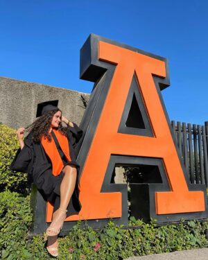 Kariam Castro Instagram - Entre llamados, desvelos, prisas y más prisas a diario, lo logré. 💕✨👩🏻‍🎓 #comunicóloga🥳
