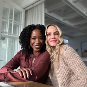 Karimah Westbrook Instagram - Grace and Laura have come a long way baby and TONIGHT is the final episode for season 5. Whew! Hope you guys tune in. 8/7c on the CW ✨ Swipe for pics of some our crew that makes all of the magic that happens behind the scenes. Happy Monday y’all. Hope all is well with everyone. #AllAmerican ❤️🏈 Season 5. We out. Netflix up next.