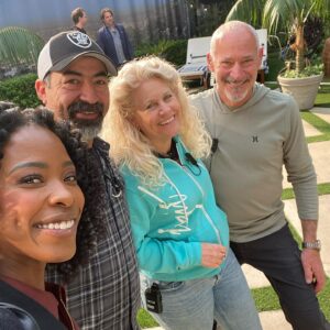 Karimah Westbrook Instagram - Grace and Laura have come a long way baby and TONIGHT is the final episode for season 5. Whew! Hope you guys tune in. 8/7c on the CW ✨ Swipe for pics of some our crew that makes all of the magic that happens behind the scenes. Happy Monday y’all. Hope all is well with everyone. #AllAmerican ❤️🏈 Season 5. We out. Netflix up next.