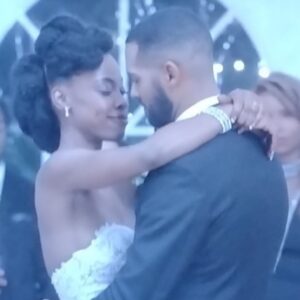 Karimah Westbrook Instagram - That’s Mrs. Carter to you 😉💍. Lol, I was cracking up laughing watching last nights episode. So many funny and heartfelt moments. S/o to writer @adriandukes, director @cswanson44 and to all the actors on this show who brings it every episode. Love y’all. Thanks to @negar_ali_kline in wardrobe, @kalinspooner in hair and @grotesquebeauty in makeup... y’all all had me looking and feeling like a real bride. If you haven’t had a chance to see the episode, you can watch it now for free on the CW app! S/o to @gabrielle_dennis for coming through to play my sister. You killed it as usual. ❤️@winniecouture this dress absolutely gorgeous. ❤️ #AllAmerican #GraceIzMarriedNow 🤴🏾👸🏽