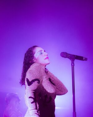 Karin Dreijer Instagram - You had that special kind of smile, Austin❤️🌹 thank you for last night!! See you tomorrow LA🖤

📷 by @annak4rin