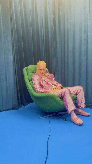 Karin Dreijer Instagram - We released the Kandy video one year ago this week ✨🌹🍭🍬Happy Flappy birthday to everyone that worked on it 🥳🎉

📹 @neuemartin 

PS new music video 🔜 can you guess which track 👀?