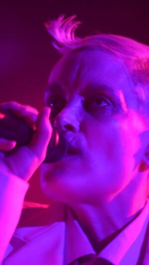 Karin Dreijer Instagram - Thank you London, you were sweet🍬 tonight - Paris🌹
🎥 by @annak4rin