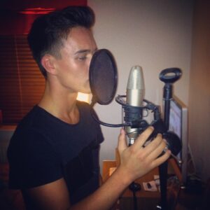 Karl Hughes Instagram - 🎵