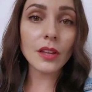 Karla Cossío Instagram - Cinco cosas que no sabías de mi (risas cortesía de Mariacarla)

#cocina 
#arte 
#historia