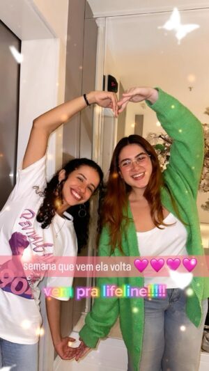 Karol Alves Instagram - quer conhecer e falar mais sobre Jesus e de quebra ainda fazer novos amigos, se divertir muito e comer um lanchinho daqueles? Manda uma dm e vem visitar a nossa célula!!!! ✨🫶🏼
.
.
.
#reels #humor #cristao #comedia #celula #amigos #crente