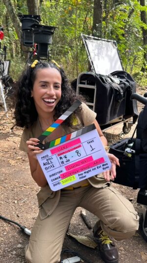 Karol Alves Instagram - Uma Aventura no Zoológico já chegou na Netflix!!!! Espero que vocês se divirtam tanto assistindo quanto nos divertimos filmando esse projeto! Muito obrigada a toda a nossa equipe, meus companheiro de elenco e toda a equipe técnica que foi brilhante!!!! Obrigada Jesus por me permitir viver esses sonhos, obrigada @luccasneto por mais uma oportunidade e confiança e obrigada @leandrosvneri por dirigir esse timaço com tanto cuidado e excelência!!!! (ainda vem dump por aí 🫶🏼🫶🏼🫶🏼