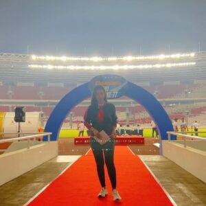 Kartika Berliana Instagram - Sederhana banget senang ku hari ini, bisa kembar baju nya sama Ibu idola dari aku SMA, sampai ikut olimpiade dan prodi accounting karna nge fans sama Ibu @smindrawati 🙏🏻 Selamat Hari Uang ke 77 Indonesia🤍 @kemenkeuri @ditjenpajakri