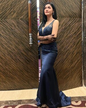 Kartika Berliana Instagram - Rencana mau jadi lady yg kalo bicara pelan tenang selow tapi inget kerjaan kita nge host, kalo gak toa, gak ribut, gak nge reog, kita pe argo ga jalan bun😺✨
👗 : @valeda.official