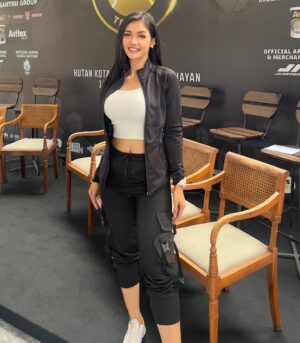 Kartika Berliana Instagram - Go learn to feel happy for every other’s achievement, instead of assuming they are showing off✨Your level of mind, matters😁