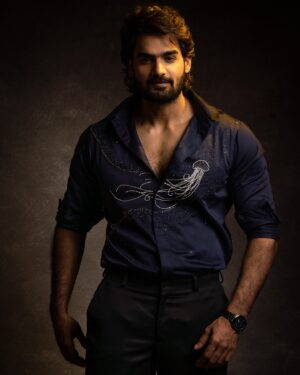 Kartikeya Gummakonda Instagram - Keep hustling while you never let go off your positivity 😁💪

Styling: @taaannnwwwiii
Outfit: @suvarnamandirbyrajsarepalli
📷: @rajapranay
Hair: @salonkoniki ( @rachamallakiran )
Make-up: @sureshvemula_