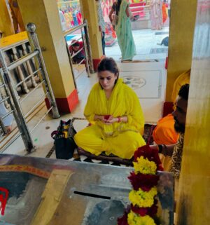 Kashish Singh Instagram - My Dearest Maa Baglamukhi,
 Yours Truly, Kashish 🙏🏻

#baglamukhi #devi #blessedbeyoudyourimagination #nalkheda #madhyapradesh #bellavitakashish 📿🙏🏻