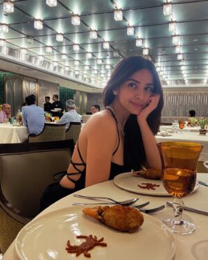 Kashmira Pardesi Instagram - Left no crumbs🦞