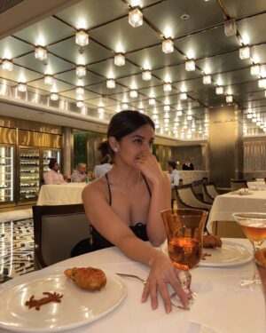 Kashmira Pardesi Instagram - Left no crumbs🦞