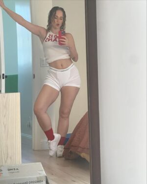 Kat Cunning Instagram - Bae said im classiqueeee 🥀🤭🫀
@official_rebrand #godistrans
#brat #werenotgoingbackinthecloset

The political climate is bringing back selfie energy!!!!