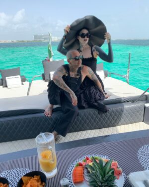 Kat Von D Instagram - Been a rough year, to be honest. So grateful to be able to spend some much needed family time away from all the chaos and can’t thank you enough @thefivesoceanfront   @romarleybeachhouse for making this little family vacation so special!  The beautiful views, the food, the activities and warm hospitality — but most importantly the memories I made with my husband, my son, my dad and my uncle.  You guys have no idea how meaningful it was to return to my motherland like this. 🥹🇲🇽🖤
