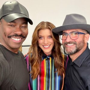 Kate Walsh Instagram - Beyond excited to be a part of the @KellyClarksonShow today! Tune in my loves 💋💋💋

Hair by @TedGibson
Makeup by @SergioWastaken
Styled by @ClemontLomellini & @SebastienHohl_