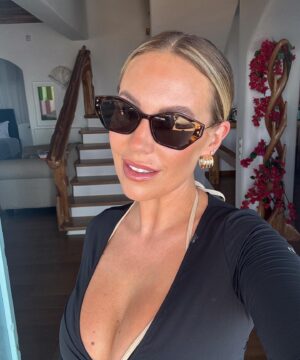 Kate Wright Instagram - An unforgettable first 24 hours in Mykonos 🇬🇷