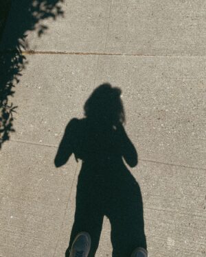 Katelyn Nacon Instagram - Pants falling down but still very demure very mindful🙌