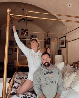 Katherine Heigl Instagram - Guess what, guess what, guess what! I’ve opened a Shopify store where I’m selling sweatshirts, t-shirts, mugs and totes with my original art designs to raise funds for animal welfare. For the next year 💯 of the proceeds from each sale will go to my foundation @jasonheiglfoundation where 💯 of the money goes to abandoned, neglected, or abused animals in need. I made @joshbkelley do a sexy ad campaign with me (cause you know…sex sells…😏) wearing a couple of my designs. So go check out the shop and if you see something you like…BUY IT! And know that you’re not only getting a cool product, you’re helping an animal in need. I like to call it art with heart! So thanks in advance for putting your money where your heart is 🧡 Shop link in my bio