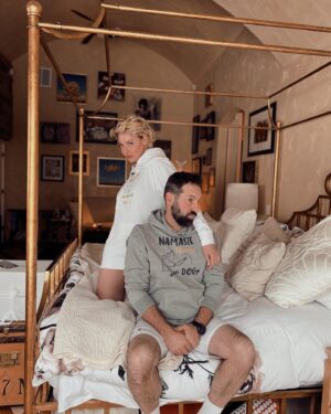 Katherine Heigl Instagram - Guess what, guess what, guess what! I’ve opened a Shopify store where I’m selling sweatshirts, t-shirts, mugs and totes with my original art designs to raise funds for animal welfare. For the next year 💯 of the proceeds from each sale will go to my foundation @jasonheiglfoundation where 💯 of the money goes to abandoned, neglected, or abused animals in need. I made @joshbkelley do a sexy ad campaign with me (cause you know…sex sells…😏) wearing a couple of my designs. So go check out the shop and if you see something you like…BUY IT! And know that you’re not only getting a cool product, you’re helping an animal in need. I like to call it art with heart! So thanks in advance for putting your money where your heart is 🧡 Shop link in my bio