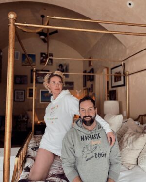 Katherine Heigl Instagram - Guess what, guess what, guess what! I’ve opened a Shopify store where I’m selling sweatshirts, t-shirts, mugs and totes with my original art designs to raise funds for animal welfare. For the next year 💯 of the proceeds from each sale will go to my foundation @jasonheiglfoundation where 💯 of the money goes to abandoned, neglected, or abused animals in need. I made @joshbkelley do a sexy ad campaign with me (cause you know…sex sells…😏) wearing a couple of my designs. So go check out the shop and if you see something you like…BUY IT! And know that you’re not only getting a cool product, you’re helping an animal in need. I like to call it art with heart! So thanks in advance for putting your money where your heart is 🧡 Shop link in my bio
