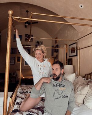 Katherine Heigl Instagram - Guess what, guess what, guess what! I’ve opened a Shopify store where I’m selling sweatshirts, t-shirts, mugs and totes with my original art designs to raise funds for animal welfare. For the next year 💯 of the proceeds from each sale will go to my foundation @jasonheiglfoundation where 💯 of the money goes to abandoned, neglected, or abused animals in need. I made @joshbkelley do a sexy ad campaign with me (cause you know…sex sells…😏) wearing a couple of my designs. So go check out the shop and if you see something you like…BUY IT! And know that you’re not only getting a cool product, you’re helping an animal in need. I like to call it art with heart! So thanks in advance for putting your money where your heart is 🧡 Shop link in my bio