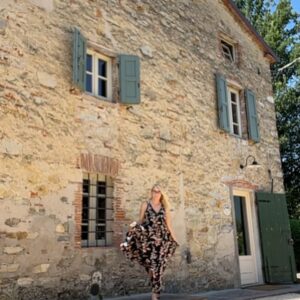 Katherine Kelly Lang Instagram - The most peaceful time of this trip has been spending time with @lucalvani and @alefrenk at their beautiful home in the countryside @legusciane .. we woke up to homemade breakfast. The best avocado toast and eggs I have ever had! I can’t wait to come back and spend more time. Very exclusive and private. We even got to play with the chickens. And catching up with our friends was very special moment for me. Thank you Luca and Alessandro! Love you lots!! ❤️❤️❤️