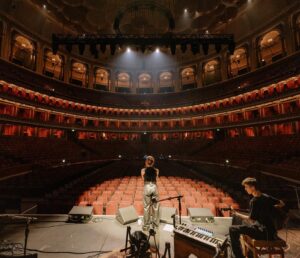 Katherine Langford Instagram - The most insane honour @royalalberthall 🇬🇧 I've been trying to find the words to describe last night. Julia and Angus Stone have been playing in my head since the day I heard their first album, they write like only true artists and big feelers can do...Thank you for inviting me to be a part of this special night. I have no idea what just happened - I wish I could do it again and again! ❤️🪐