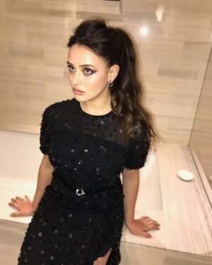 Katherine Langford Instagram - Happy Birthday to this incredible lady @mollyddickson! One the fiercest, most hardworking humans I know 🙏 Thank you for always making me look and feel amazing, and for being on this journey every step of the way - from my first premiere, to the golden globes and Met Gala, with press and shows in between - I can’t wait for all the amazing adventures in store ✨ Thank you for showing me fashion through your eyes, and for so many magical moments 👠💅✨