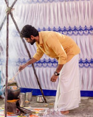 Kathir Instagram - இனிய பொங்கல் நல்வாழ்த்துக்கள் 🎋
பொங்கலை போல உங்கள்
வாழ்வில் மகிழ்ச்சியும்
செல்வமும் பொங்க வாழ்த்துக்கள்🤗❤️

#HappyPongal 
@kiransa @therouteofficial