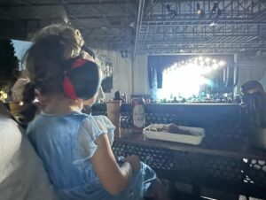 Katie Lowes Instagram - Thank you @ayates72 and @adamlevine @bigdragon1979 @samfarrar @jesseroyal @maroon5 and the awesome staff at @pncmusicpav for the greatest first concert experience for Albee and Vera we could ever ask for. Unforgettable night! So much love. 🤘🏼🤘🏼🤘🏼 AND @cvtsoftserve POUCHES FOR THE WIN! @joenicchi !!