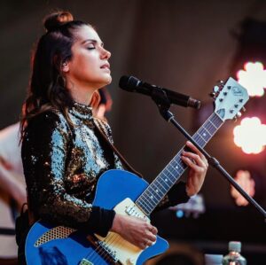 Katie Melua Instagram - Thank you @ravnedalenlive for inviting us to stunning Norway. 

After the show I even hiked up to the top of the waterfall to see the BEST seats in the house. Totally free if you can handle the heights. 

📸 @knipselyst