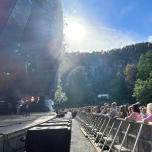 Katie Melua Instagram - Thank you @ravnedalenlive for inviting us to stunning Norway. 

After the show I even hiked up to the top of the waterfall to see the BEST seats in the house. Totally free if you can handle the heights. 

📸 @knipselyst