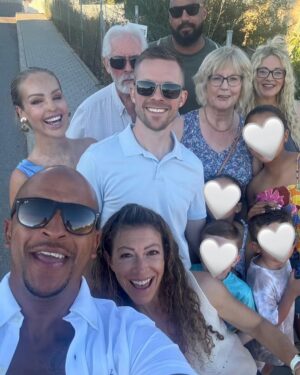 Katie Piper Instagram - Rest, Relaxation and Family Time with my entire family has been much needed and just how I love to spend my down time.  I never take these moments for granted. Getting together with my siblings, parents and getting all of the cousins together and watch them play and grow up together just like we once did as kids  is such a gift 🙏