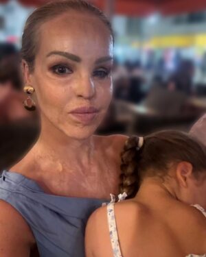 Katie Piper Instagram - Rest, Relaxation and Family Time with my entire family has been much needed and just how I love to spend my down time.  I never take these moments for granted. Getting together with my siblings, parents and getting all of the cousins together and watch them play and grow up together just like we once did as kids  is such a gift 🙏