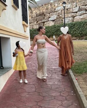 Katie Piper Instagram - Growing up so fast! When one of them is only 10 and basically taller than me 🥺 special moments on our family holiday 💕