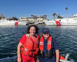 Katie Porter Instagram - The Coast Guard works tirelessly to save lives, uphold the rule of law in the world’s oceans, and protect our environment.

I recently visited @USCG Los Angeles/Long Beach to learn more about the critical role they play. Thanks for the tour—and for letting me drive the boat!