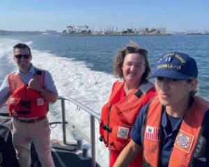 Katie Porter Instagram - The Coast Guard works tirelessly to save lives, uphold the rule of law in the world’s oceans, and protect our environment.

I recently visited @USCG Los Angeles/Long Beach to learn more about the critical role they play. Thanks for the tour—and for letting me drive the boat!