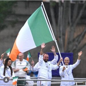 Katie Taylor Instagram - Beaming with pride as I watch Ireland in the opening ceremony! Go @team_ireland_olympic 🇮🇪💚