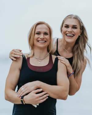 Katrin Tanja Davidsdottir Instagram - @empowerbydottir ✨🤍🤭 with @drstacysims 

COMING TO YOU SOON - Inspired by our moms & driven by our passion for helping women both understand and embrace their new body - a training program built for you, to become your best self during your menopausal years! 

Photos by @bkessler_photo // #Empower #Menopause #Women #Training #Strong #Dottir