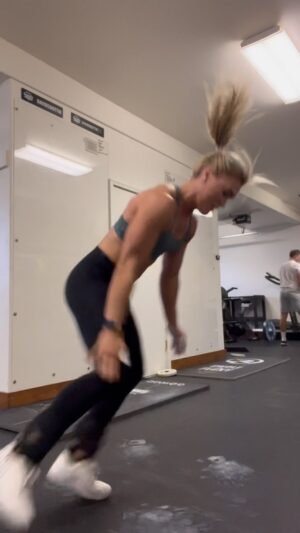 Katrin Tanja Davidsdottir Instagram - am speed intervals ⚡️ @brookslaich @hwpotraining