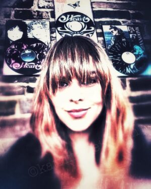 Katrina Weidman Instagram - Just a few from the collection 🎶🎶🎶

#vinyl #vinylcollection #vintage #vintagestyle #vintagevibes #vintagevinyl #annwilson #annwilsonofheart #nancywilson #nancywilsonheart #madonna #women #womenwhorock #singer #singersongwriter #singersongwriters #stonewall #stonewalls #vinyldecor #astrovinylart
