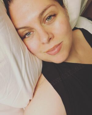 Katrina Weidman Instagram - #wakeywakey Saturday mornings are nice, but are even sweeter when a new episode of Portals to Hell drops on @discoveryplus and airs on @travelchannel tonight… just saying 😉👻 @jackosbourne 

#paranormal #paranormalactivity #paranormalinvestigation #ghost #ghoststories #plymouth #plymouthma #haunted #hauntedhouse #portalstohell #goodmorning #saturdaymorning