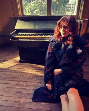 Katrina Weidman Instagram - The first piano. She’s been through some sh*t but she’s still here 🎹 💪

My new single, Suffer Me, out now 😯 Spotify link in bio 🎶🎶🎶

More is coming 👀👀👀

Hmu @sarahelizabethface 
Coat @freepeople 

@derekjmohr @white_hill_mansion @barb__morrison @jkinneymusic @rightanglerec @idaniava