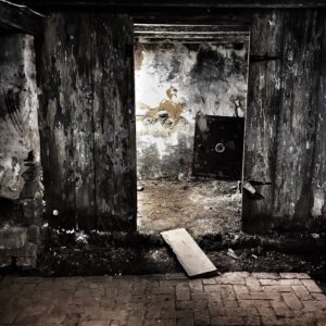 Katrina Weidman Instagram - Call me a weirdo, but I think places like this are beautiful 😍 #haunted #hauntedmansion #hauntedhouse #explore #abandonedplaces #ghost #ghosts #paranormal #paranormalactivity #creepyplaceshauntedspaces #selmamansion #oldhouselove #oldmansion #pennsylvania #pennsylvaniaisbeautiful