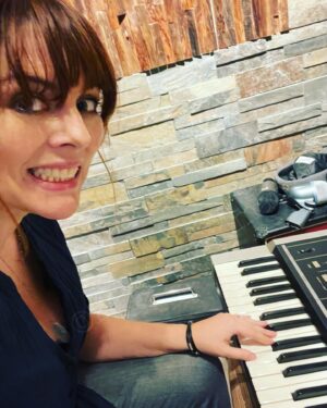 Katrina Weidman Instagram - I got to play and write songs on a vintage synthesizer once owned by Debbie Harry. Songs for a Blondie album were written on this 😳😭 
Not mad but wtf reality did I stumble into 😂 🎶

#blondie #blondieband #debbieharry #debbieharryblondie #music #musician #vintagemusic #vintagemusicalinstruments #synthesizer #keyboard #singer #songwriter #songwritersofinstagram #singers #singerlife #singersongwriter #originalmusic #nyc #nycmusic