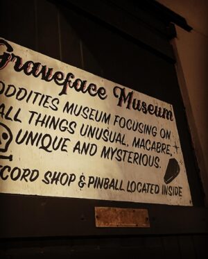 Katrina Weidman Instagram - Thanks to all who came out to #savannahparacon last weekend! Great time in one of my favorite haunted cities! 

Be sure to check out #wanderingfurther for future events! 

Also highly recommend @graveface_museum for all sorts of macabre artifacts and #savannahbottleworks if in need of a beautiful venue! 

Thanks for having me @hauntedsavannahparacon  #savannah #savannahparacon 👻 #haunted #hauntedhouse #hauntedplaces #paranormal #ghost #ghosttour #hauntedsavannah