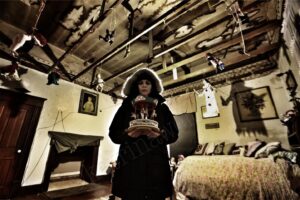 Katrina Weidman Instagram - Won't you be my neighbor 👹👻

📷photo by the talented @bryschnitz

#haunted #hauntedhouse #hauntedplaces #ghost #ghostbusters #ghosts #ghoststories  #paranormal #paranormalactivity #paranormalinvestigation